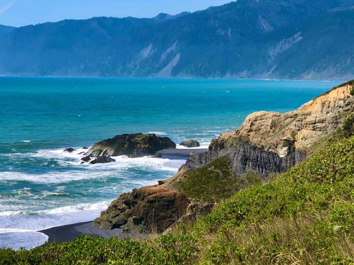 Amazing Oceanview 2 Bedroom Oceanfront! By Oceanviewhottubs Shelter Cove, Ca Tesla Ev Station 外观 照片