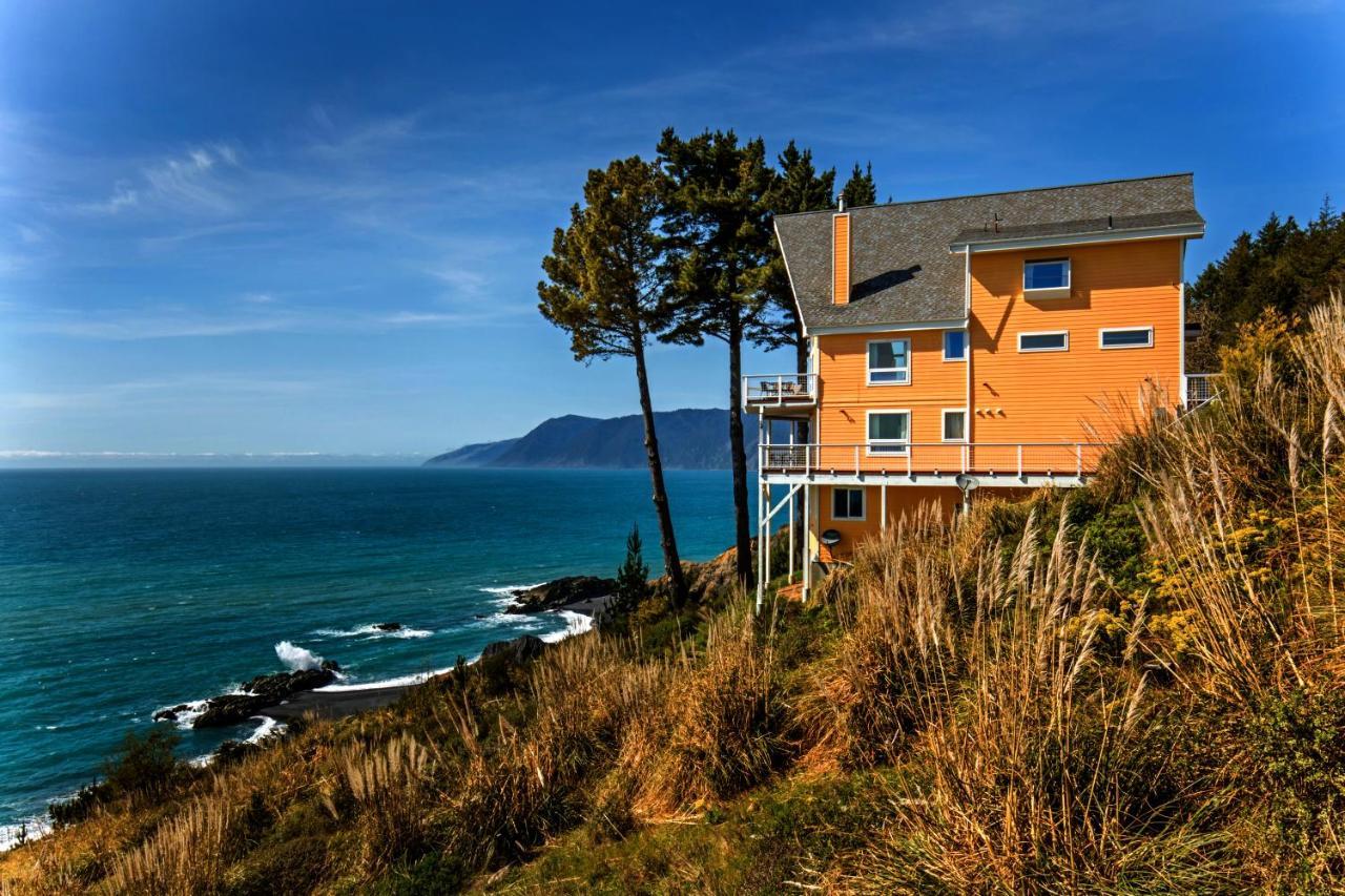 Amazing Oceanview 2 Bedroom Oceanfront! By Oceanviewhottubs Shelter Cove, Ca Tesla Ev Station 外观 照片