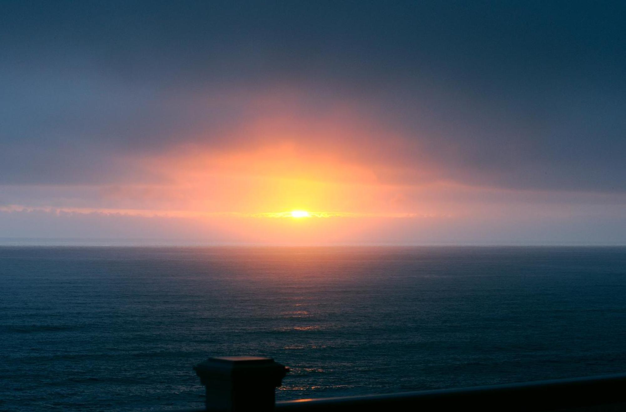 Amazing Oceanview 2 Bedroom Oceanfront! By Oceanviewhottubs Shelter Cove, Ca Tesla Ev Station 外观 照片