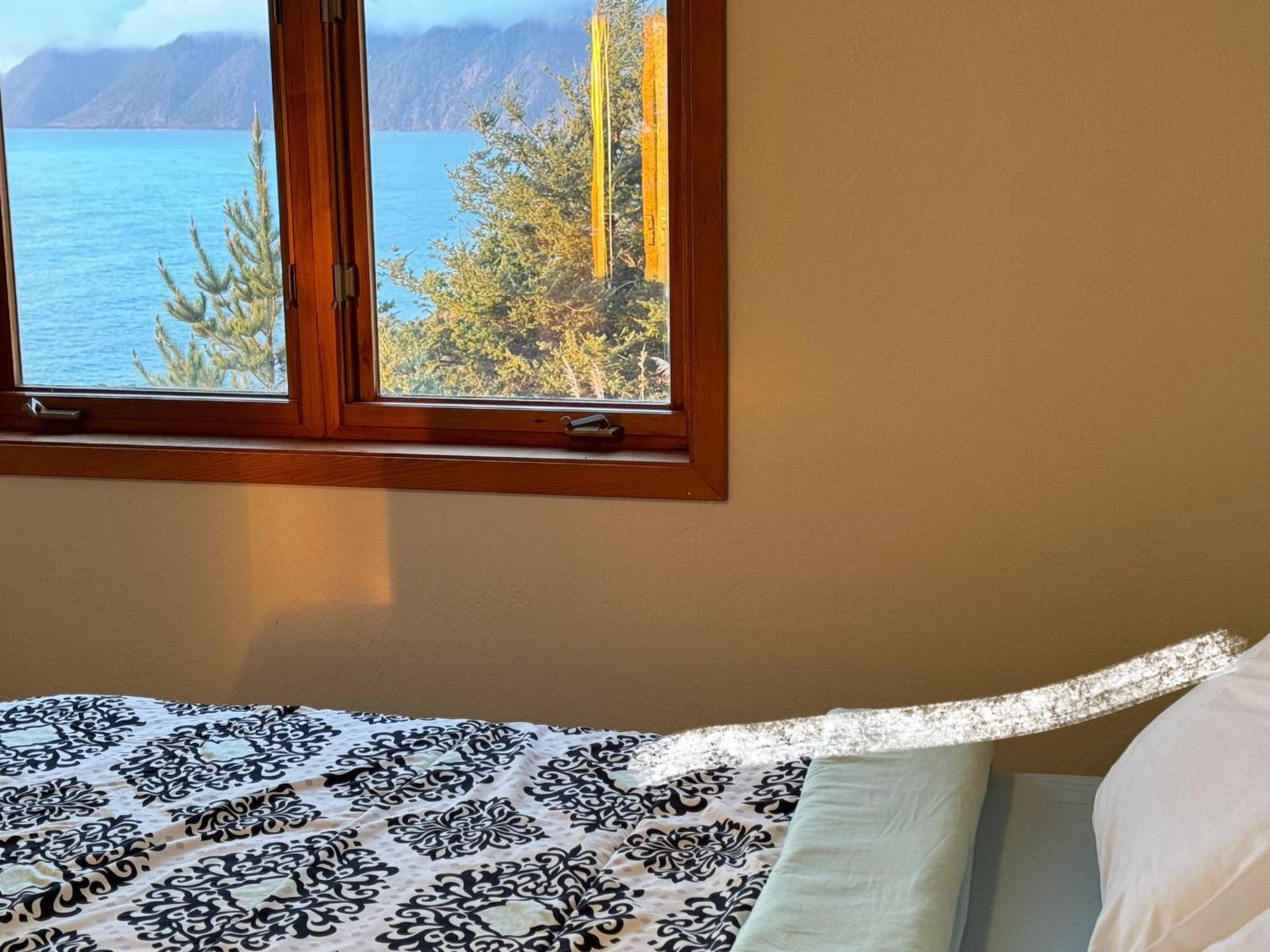 Amazing Oceanview 2 Bedroom Oceanfront! By Oceanviewhottubs Shelter Cove, Ca Tesla Ev Station 外观 照片