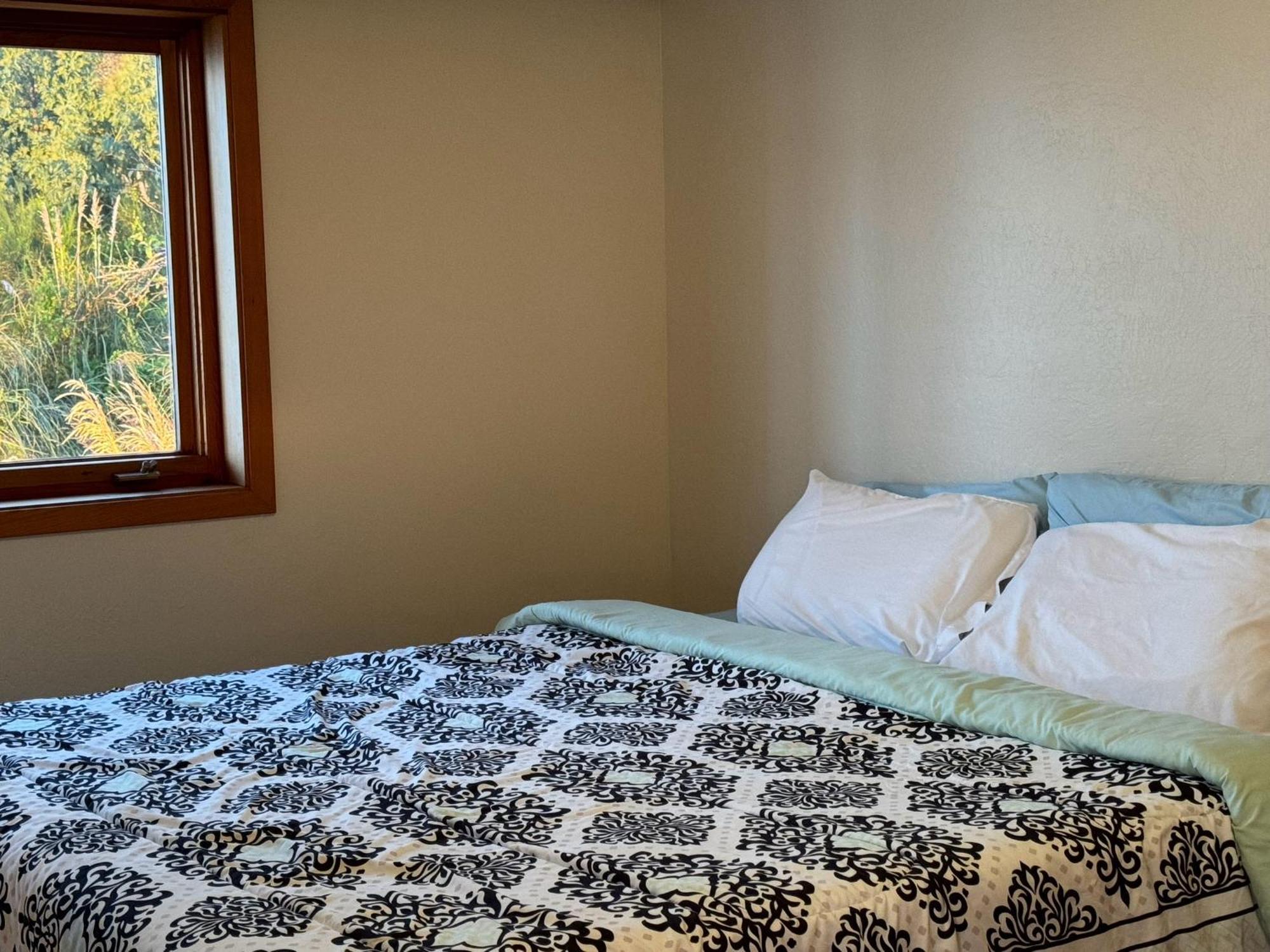 Amazing Oceanview 2 Bedroom Oceanfront! By Oceanviewhottubs Shelter Cove, Ca Tesla Ev Station 外观 照片